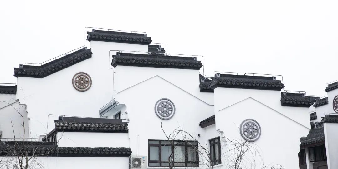 砖赏案例，，，，，，最美外立——巅峰国际官网劈开砖